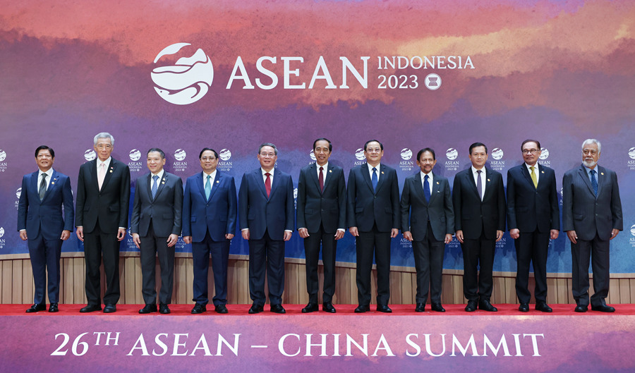 李强出席第26次中国－东盟领导人会议