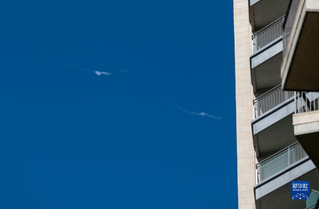 数百枚火箭弹由加沙地带射向以色列