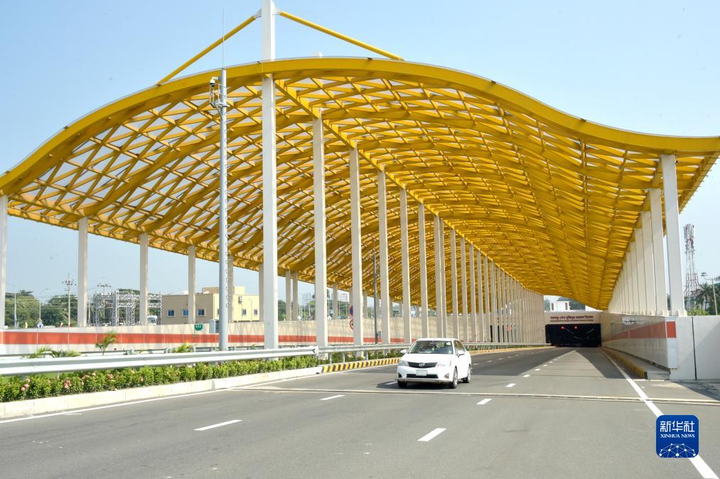 中企承建的南亚地区首条水下隧道通车新华网