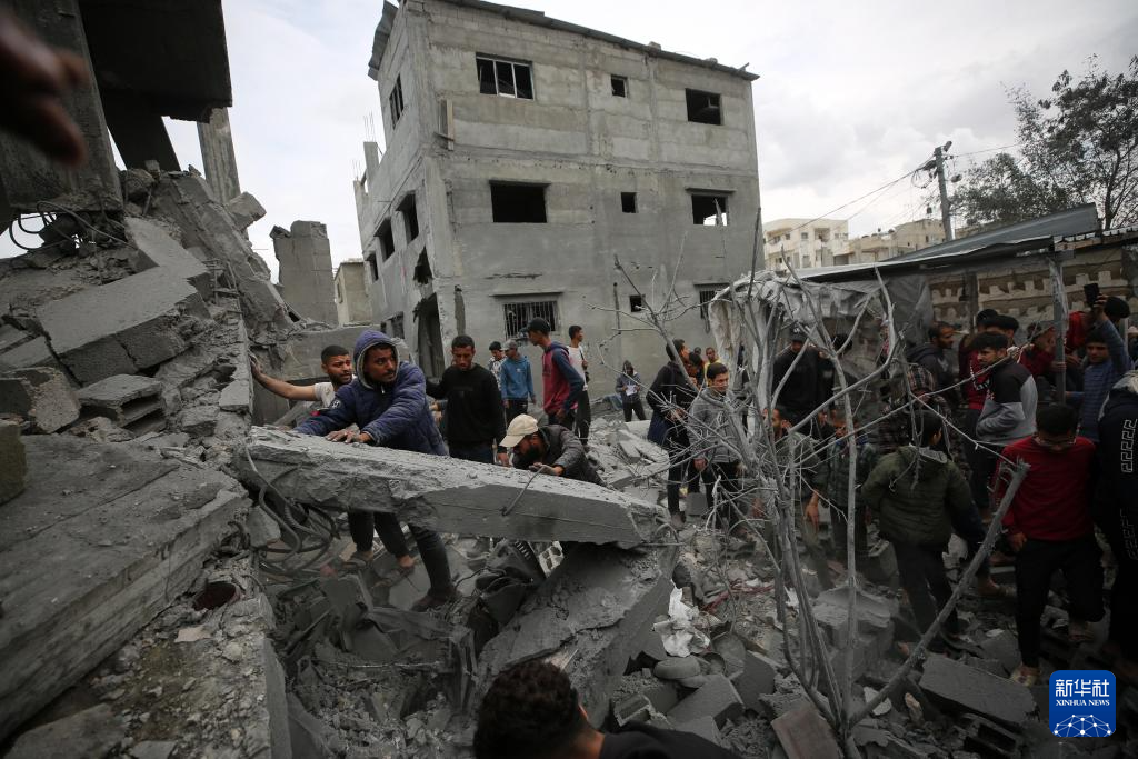 以军空袭加沙南部和中部至少31人死亡