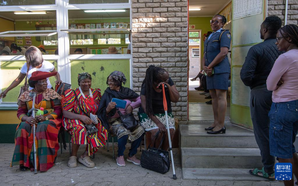 養了年的貓咬了婆婆一口