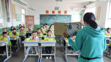 中国故事｜在乡村，用故事浇灌成长