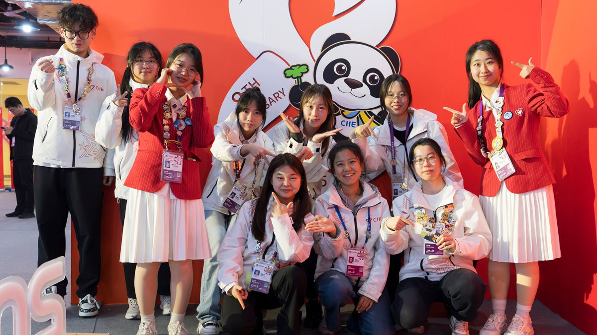 “小叶子”展现青春风采