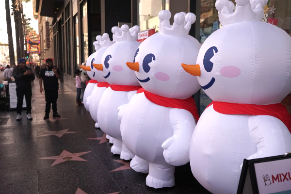 中国茶饮蜜雪冰城北美首店落户好莱坞
