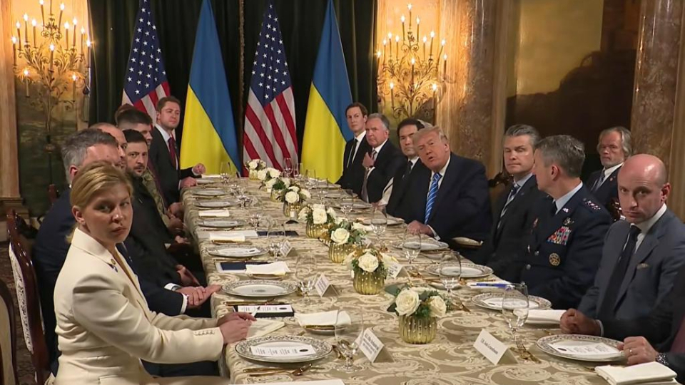 特朗普海湖庄园见泽连斯基 领土问题未谈妥、“和平计划”已有95%共识