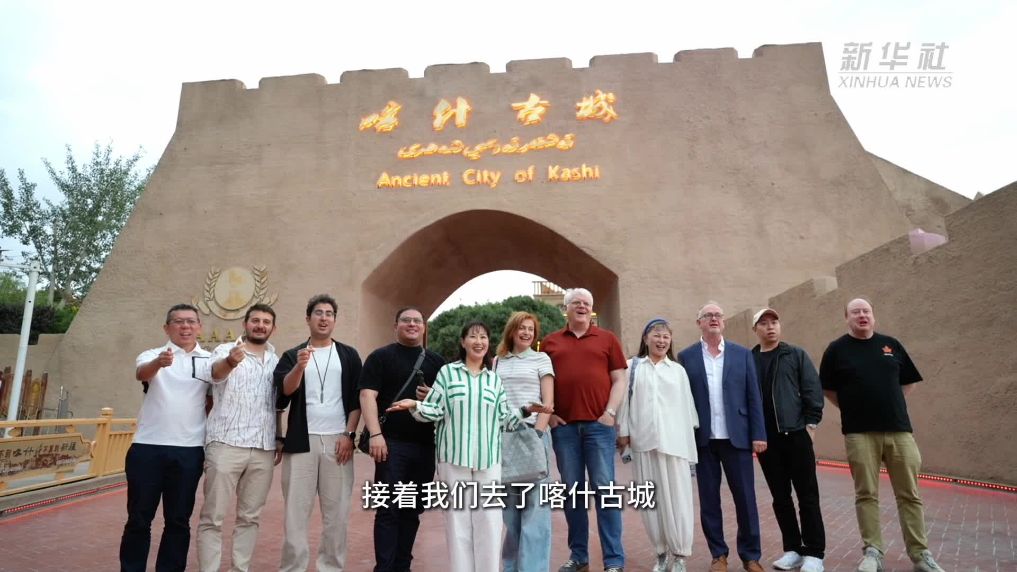 对话英国媒体人亚历克斯·巴特勒:深耕双语