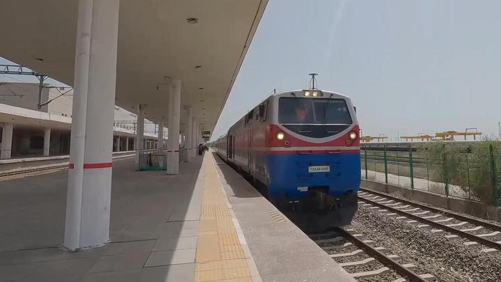 今年首趟中国—中亚人文旅游班列经霍尔果斯
