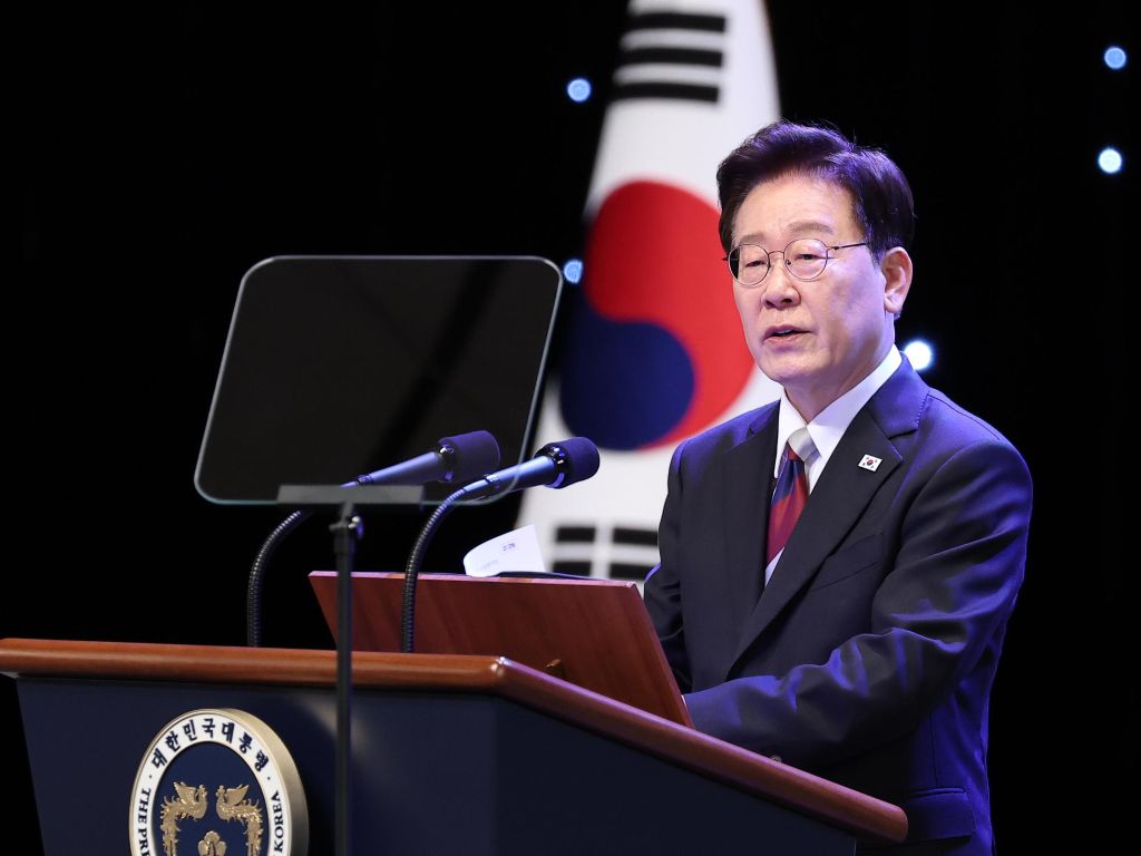 民调：韩国总统李在明支持率首次跌破40%