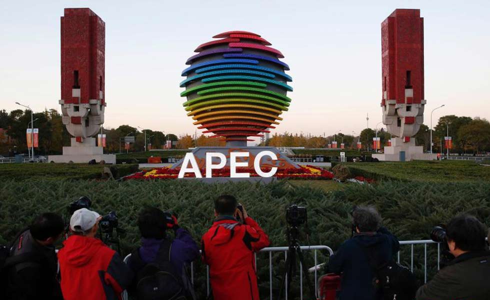APEC景观成北京新景点 引市民拍照