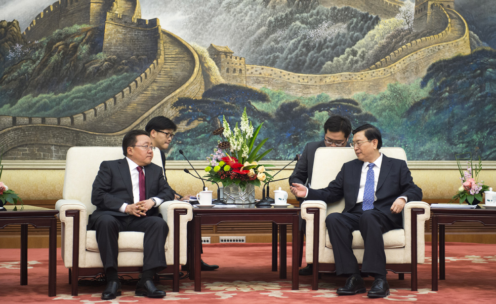 张德江会见蒙古国总统额勒贝格道尔吉