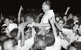 历史定格中的李光耀：有光辉 更有苦难