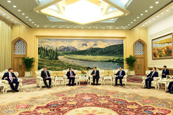 刘云山会见首届金砖国家媒体峰会代表