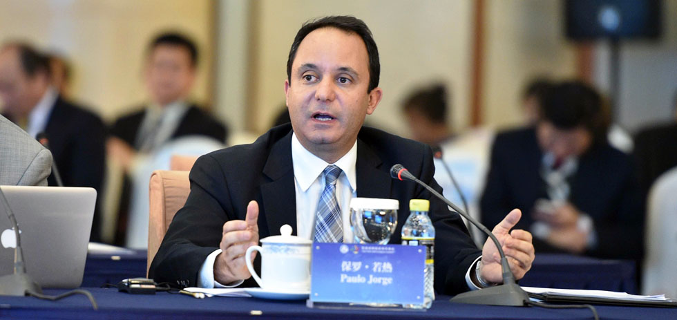 巴西利亚邮报经济版副主编保罗·若热发言