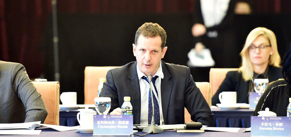 南非非洲通讯社首席执行官伯雷恩发言