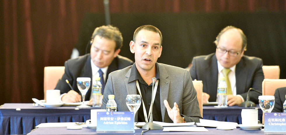 南非独立在线新闻网站总编辑伊弗雷姆发言