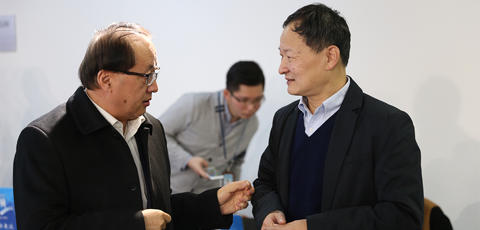 新华网第六届&ldquo;纵论天下&rdquo;国际问题研讨会嘉宾交流