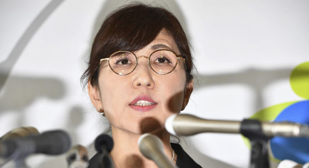 日本防卫大臣稻田朋美宣布辞职