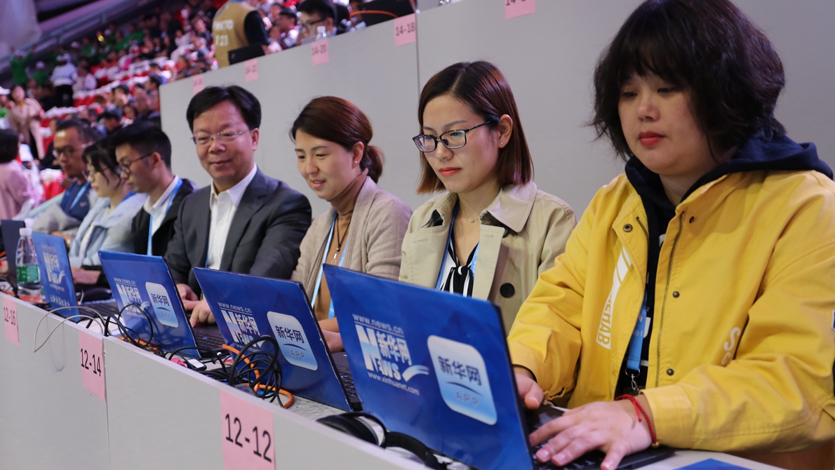 新华网直播团队已做好现场网络直播准备