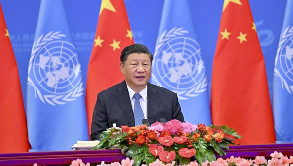 习近平出席中华人民共和国恢复联合国合法席位50周年纪念会议并发表重要讲话