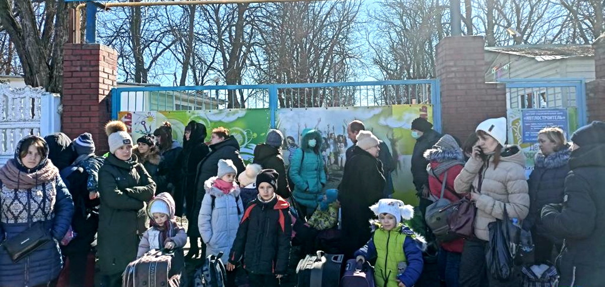 乌克兰东部难民抵达俄罗斯南部