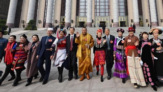 新华社评论员:激荡团结奋斗的强大正能量