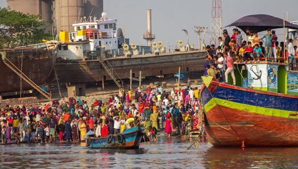 孟加拉国发生船只倾覆事故