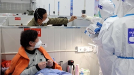 面對只有1例重症，上海對感染者的救治策略是什麼？