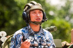 立身为旗的&ldquo;党代表&rdquo;&mdash;&mdash;记空降兵某部政治教导员余海龙