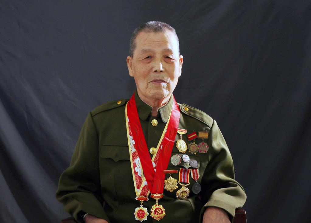 浴血荣光丨致敬抗战老战士&mdash;&mdash;夏丰鸣