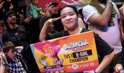 一个月内,16岁中国女孩连拿两次奥运新项目世界冠军