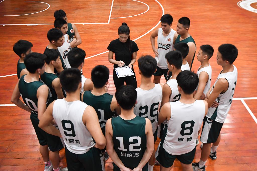 新华全媒+｜是教师也是教练，这个&ldquo;95后&rdquo;女孩带出全国冠军