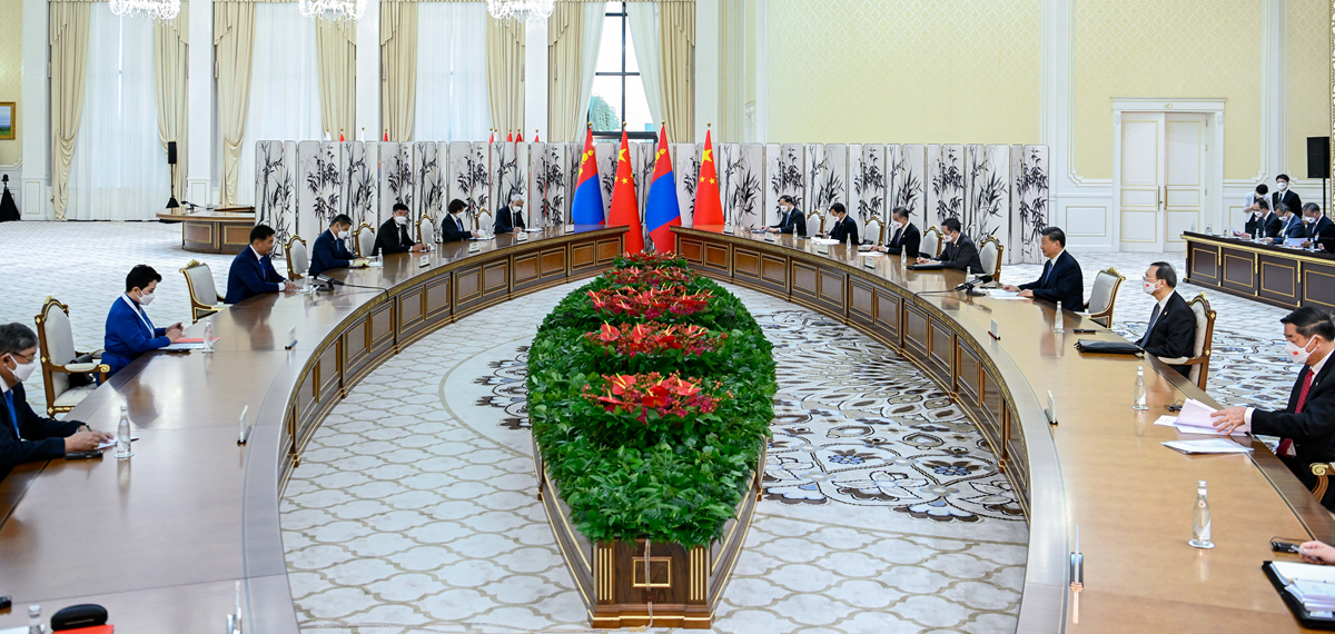 习近平会见蒙古国总统呼日勒苏赫