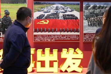 沿着中国特色强军之路阔步前进&mdash;&mdash;从&ldquo;奋进新时代&rdquo;主题成就展看新时代国防和军队建设