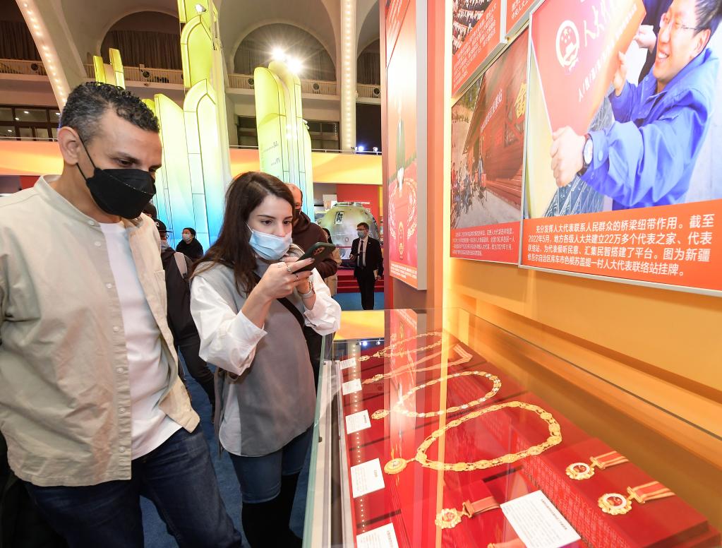 &ldquo;中国取得的非凡成就令人钦佩！&rdquo;&mdash;&mdash;记外国嘉宾参观&ldquo;奋进新时代&rdquo;主题成就展