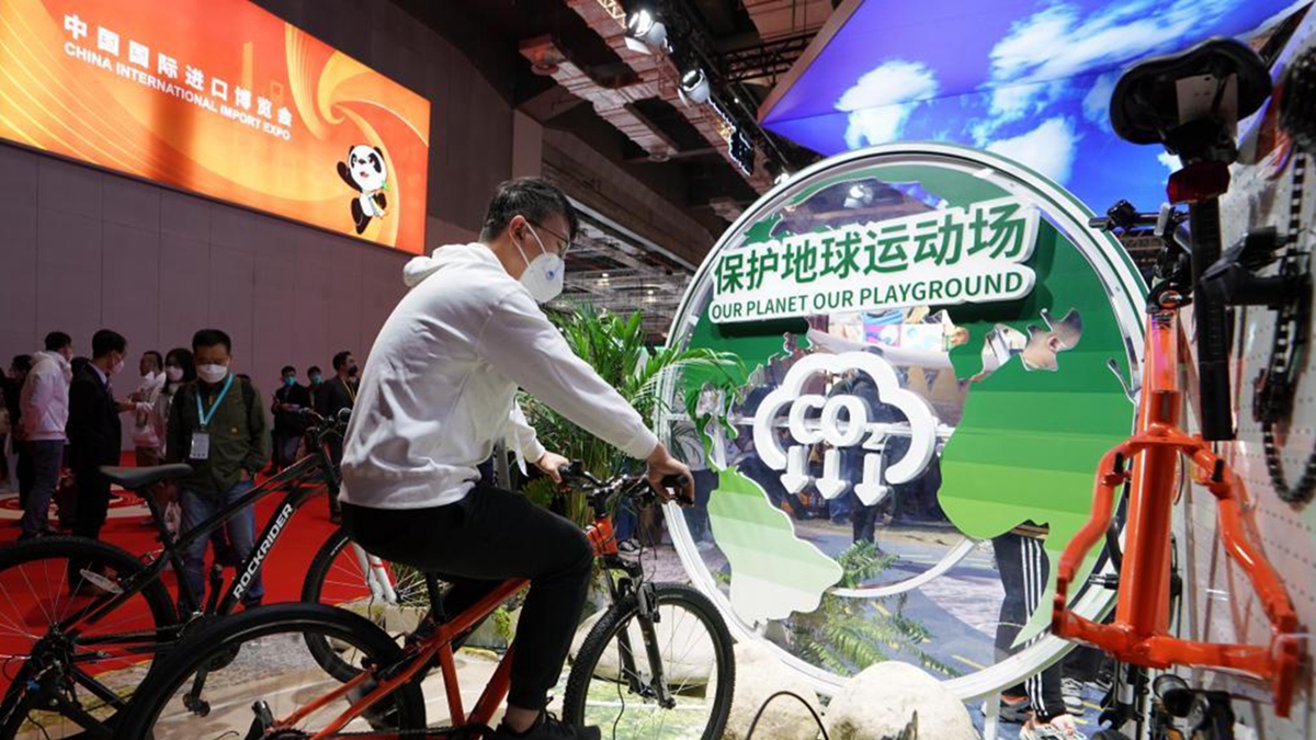 新华全媒+丨第五届进博会的“绿色低碳风”