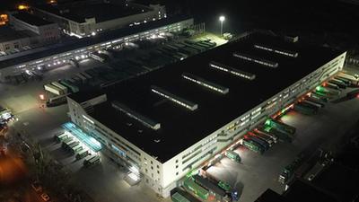 新华全媒+丨迎战&ldquo;双11&rdquo; 探访中国邮政哈尔滨邮区中心局邮件处理中心