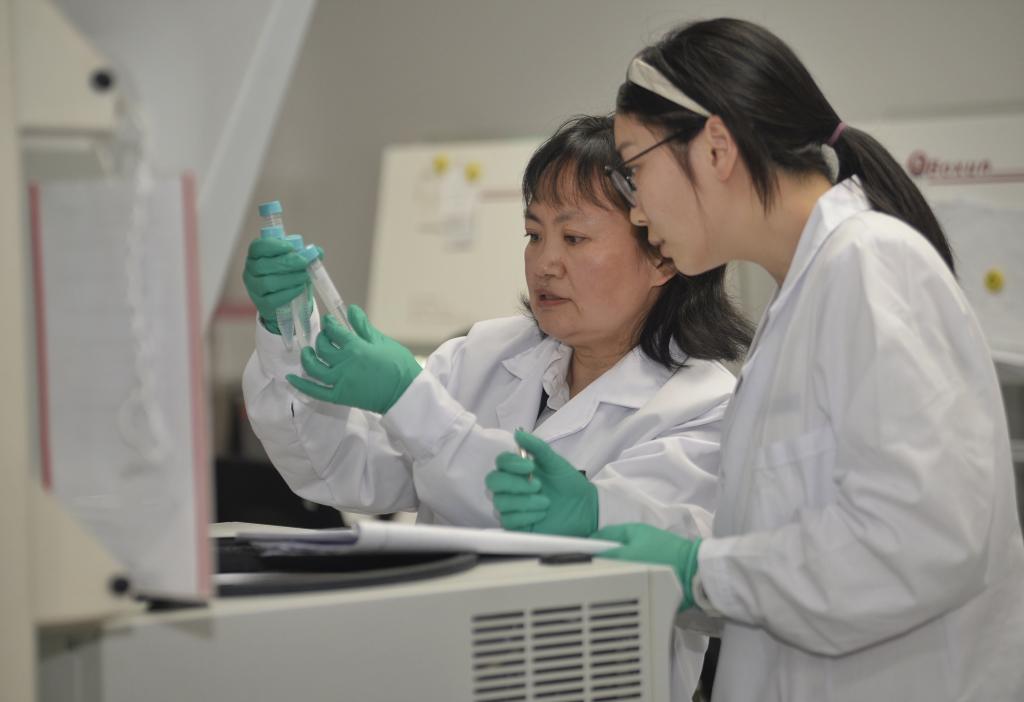 新华全媒+&middot;二十大代表在基层丨罗怀容：探索延缓衰老&ldquo;路径&rdquo; 保障人民健康