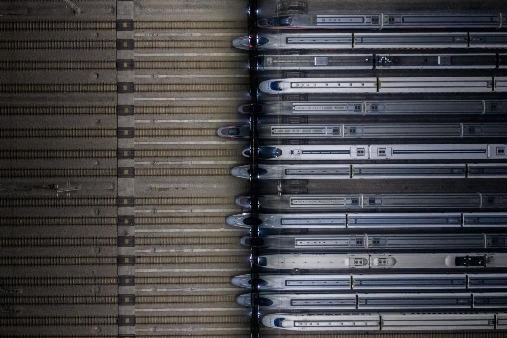 新华全媒+丨&ldquo;陆地舰队&rdquo;整装待发