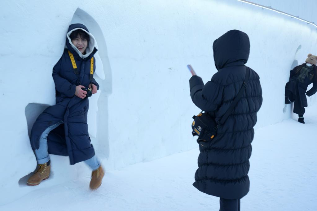 哈尔滨：&ldquo;快乐&rdquo;雪墙