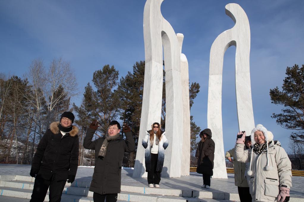 新华全媒+&middot;新春走基层丨当&ldquo;找北&rdquo;遇上极寒&mdash;&mdash;&ldquo;中国北极&rdquo;热腾腾的&ldquo;冷资源&rdquo;