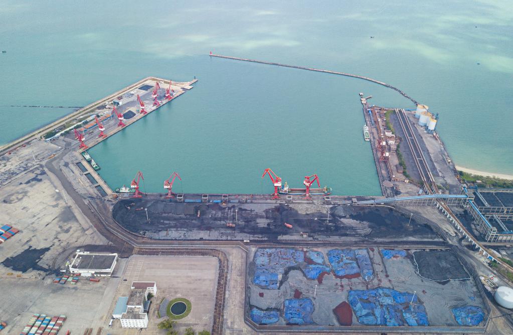 新华全媒+丨海南自贸港货物进出口快速发展 首破2000亿元
