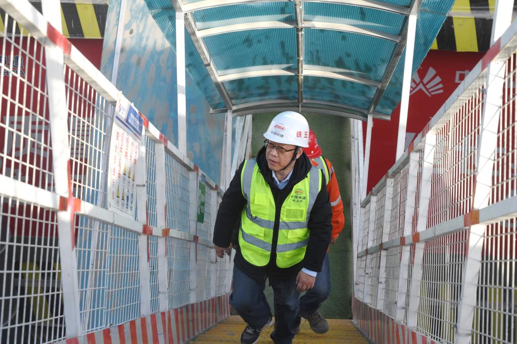 新华全媒+丨雄安建设者老梅的春节坚守