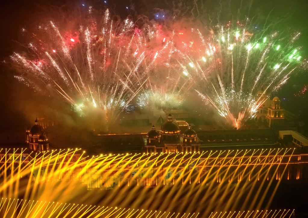 福建福州：烟花璀璨迎新年