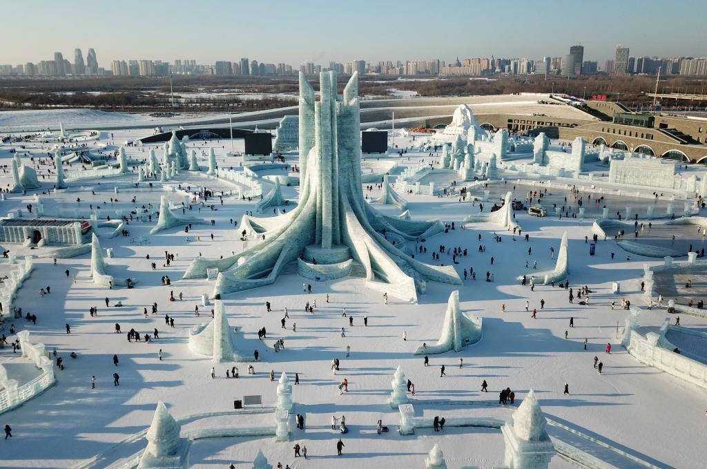 哈尔滨&ldquo;冰雪世界&rdquo;游&ldquo;火热&rdquo;持续