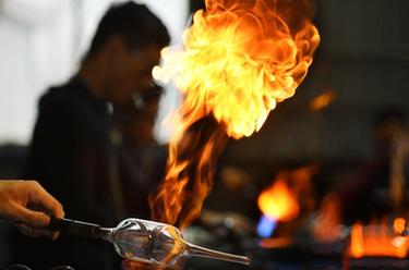 &ldquo;中国工艺玻璃之都&rdquo;新年产销旺