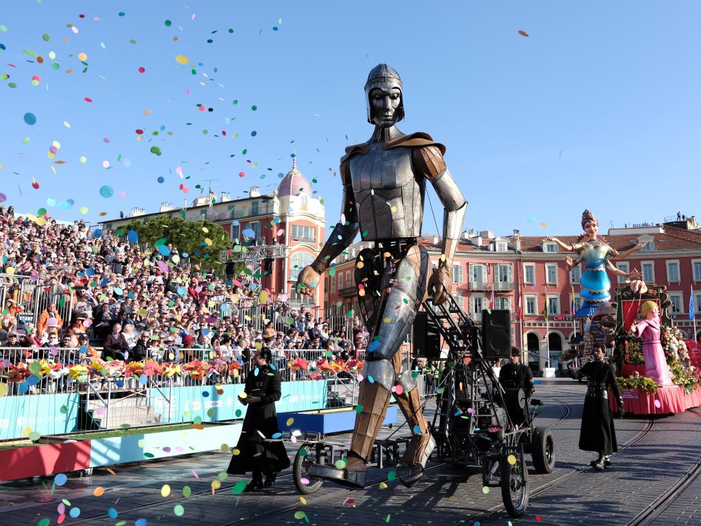 法国尼斯狂欢节：&ldquo;鲜花大战&rdquo;