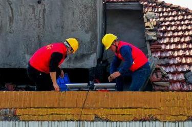 浙江余姚：绿色能源点亮&ldquo;黑楼道&rdquo;