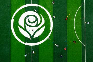 新华全媒+｜&ldquo;玫瑰梦想球场&rdquo;为大凉山女孩插上追梦翅膀