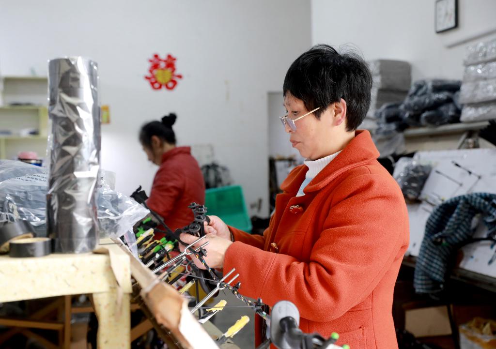 四川华蓥：乡村&ldquo;微车间&rdquo; 圆就业梦