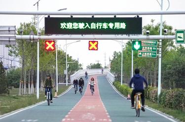 新华全媒+丨叮铃铃，&ldquo;自行车热&rdquo;又回来了